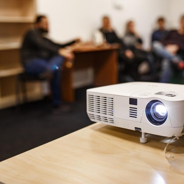 מקרן בכיתה