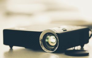 מקרן מומלץ למרפסת