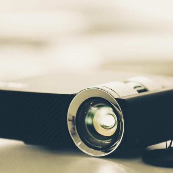 מקרן מומלץ למרפסת