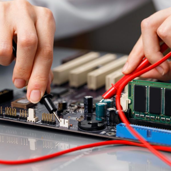 מעבדה לתיקון מקרנים