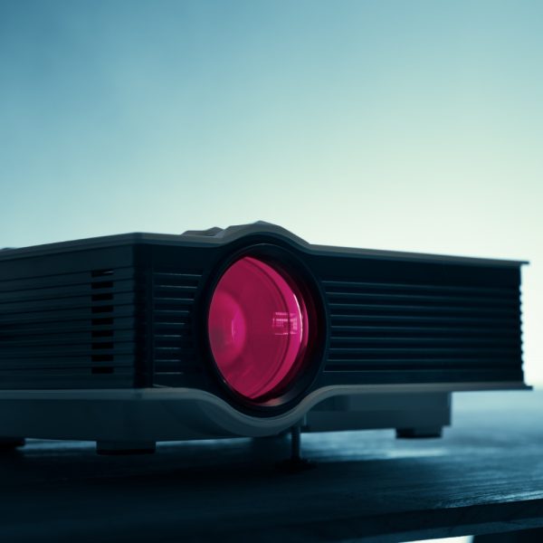 מקרן מומלץ למרפסת